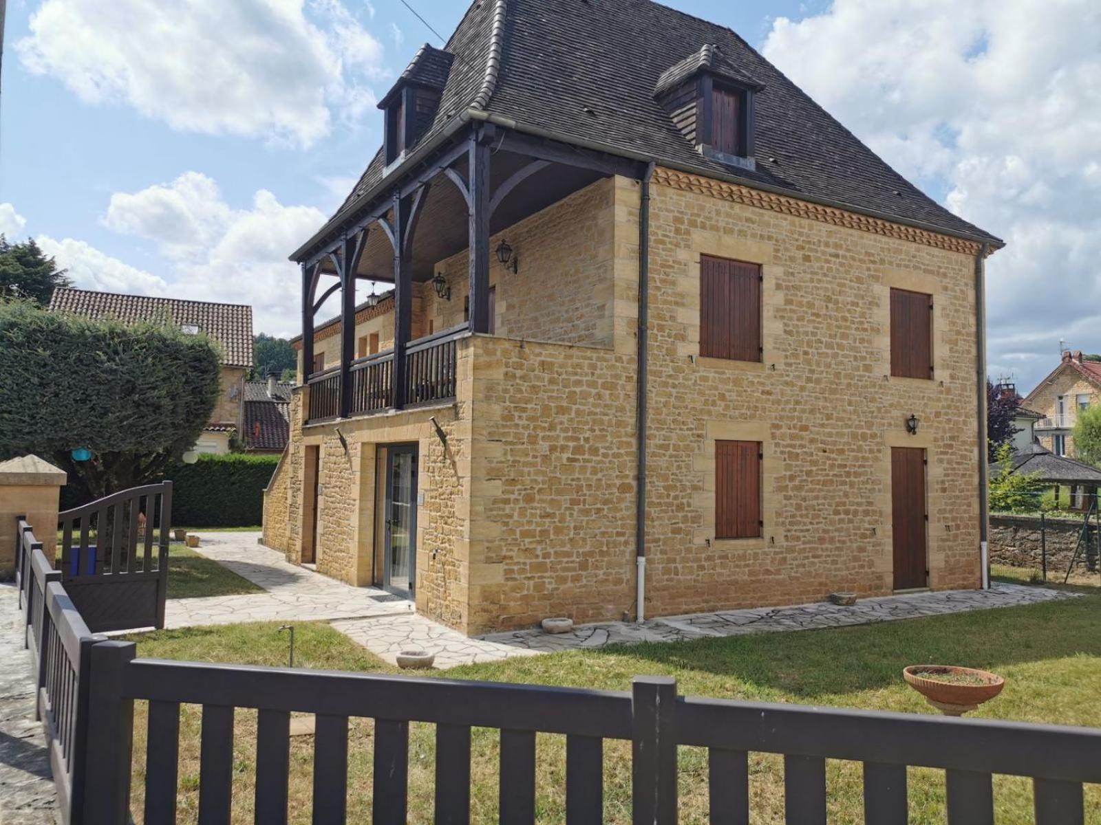 Logement Spacieux Rez-De-Chaussee, Jardin, Stationnement Devant, A 5 Minutes A Pied Du Centre De Sarlat 빌라 외부 사진